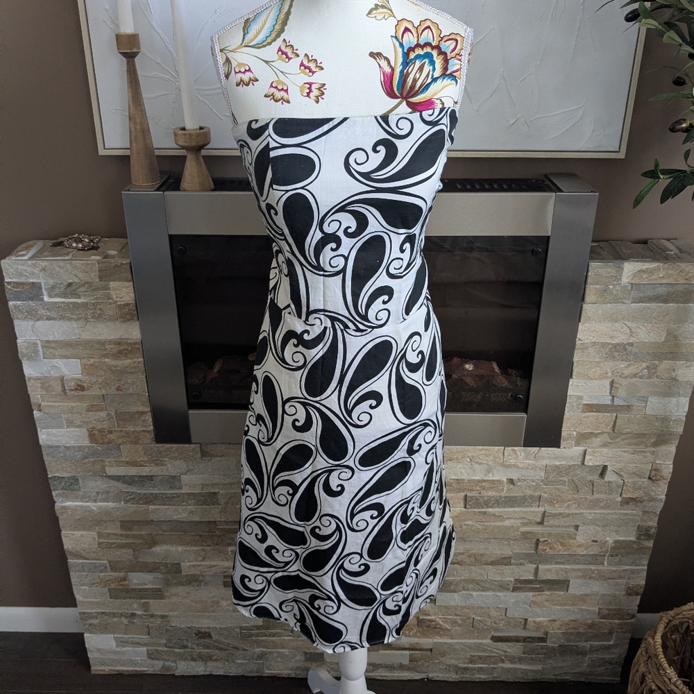 Ricki's Chic Strapless Dress with Black Swirls